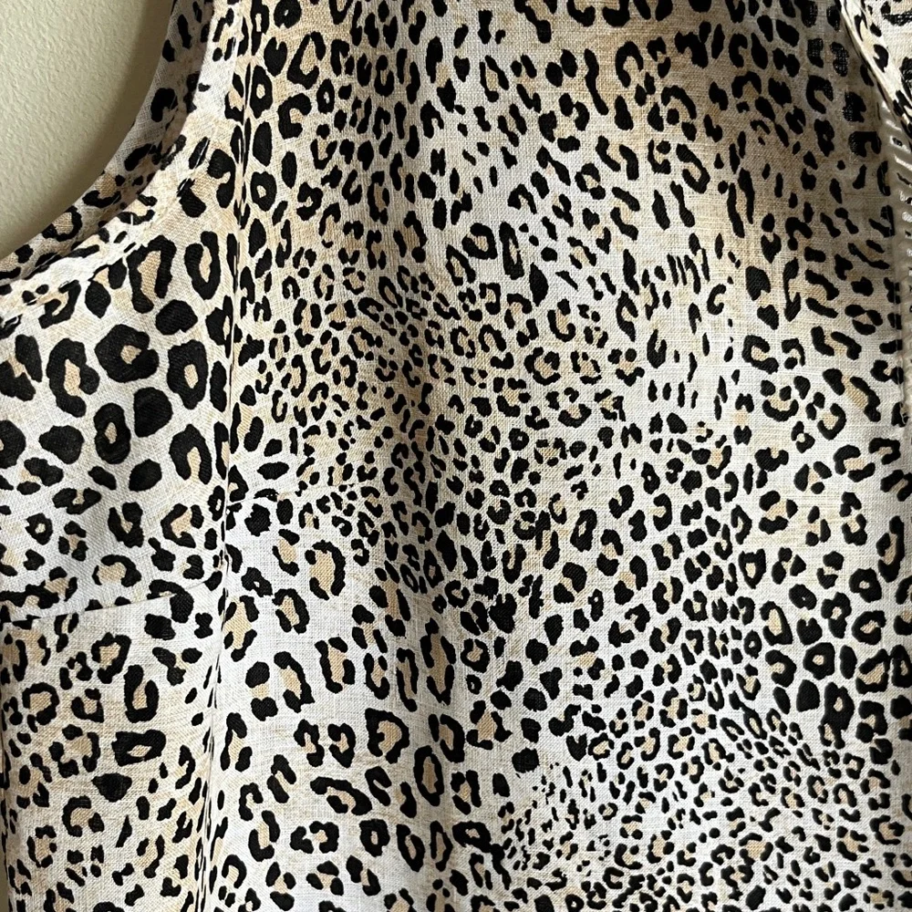 Chico's Black and White Animal Print Sleeveless Linen No Iron Blouse Sz 10 - Picture 7 of 12